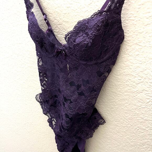 Vintage Victoria’s Secret Gold Label Purple Lace
Teddy Bodysuit 36C Coquette - Picture 6 of 8